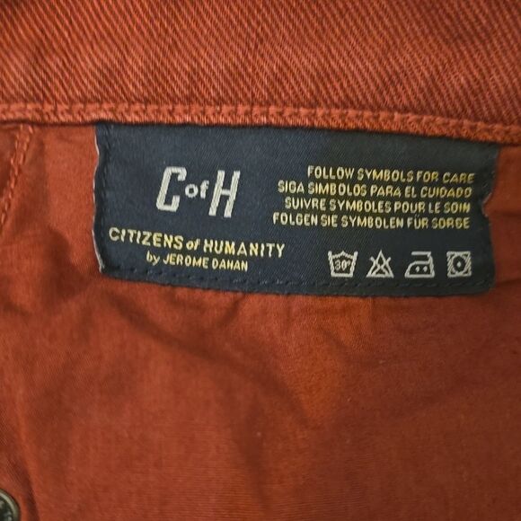 - CITIZENS OF HUMANITY MAROON, DISTRESSED HEM SIZE 26 - Picture 9 of 10